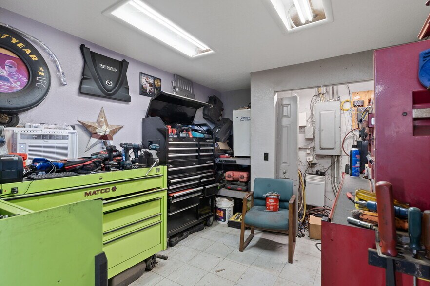 More Photos Of 6826 Ridge Rd, Port Richey Auto Repair For Sale