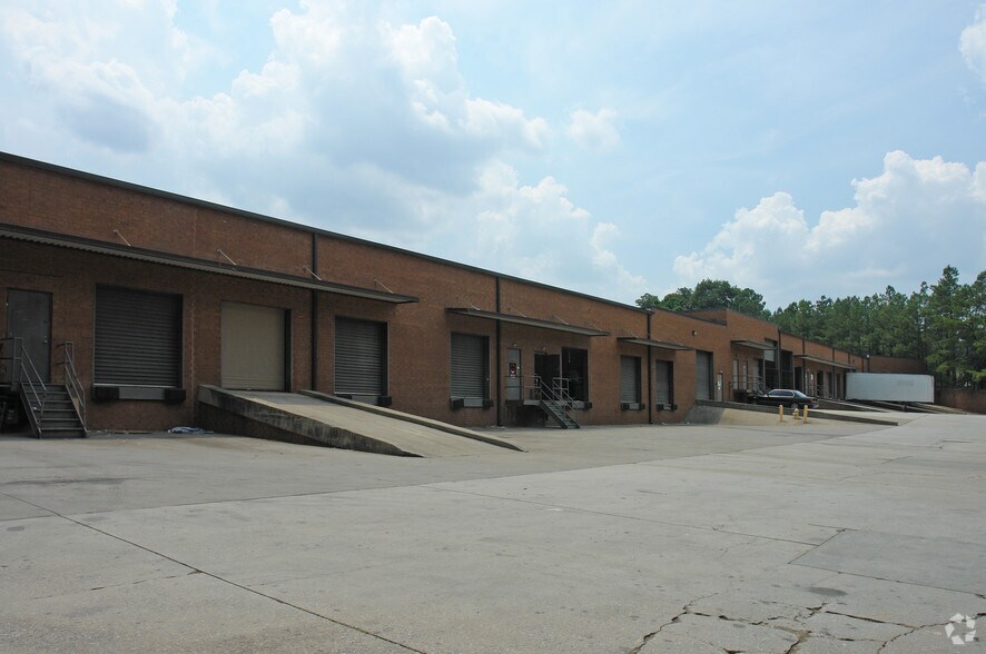 More Photos Of 3080 McCall Dr, Doraville Distribution For Lease