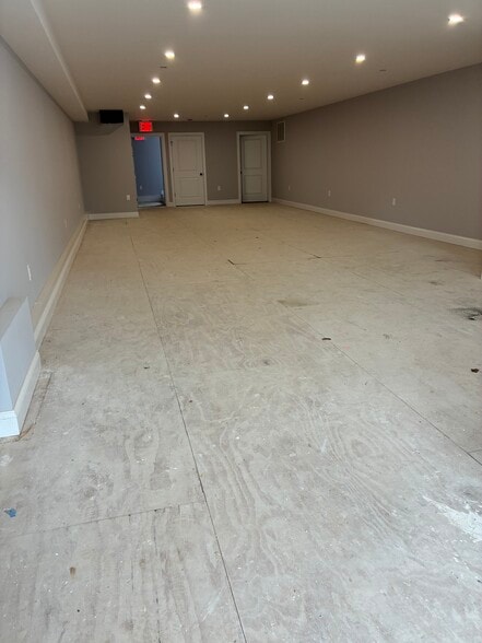 More Photos Of 481 Jewett Ave, Staten Island General Retail For Lease