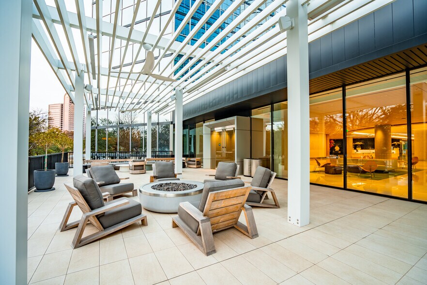 More Photos Of 5400 Lyndon B Johnson Fwy, Dallas Unknown For Lease