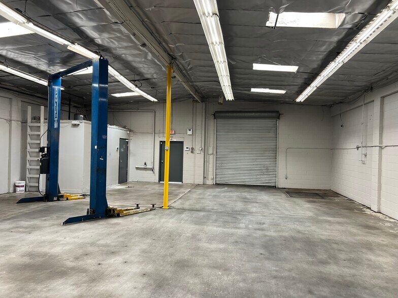 More Photos Of 500 S Raymond Ave, Fullerton Warehouse For Lease