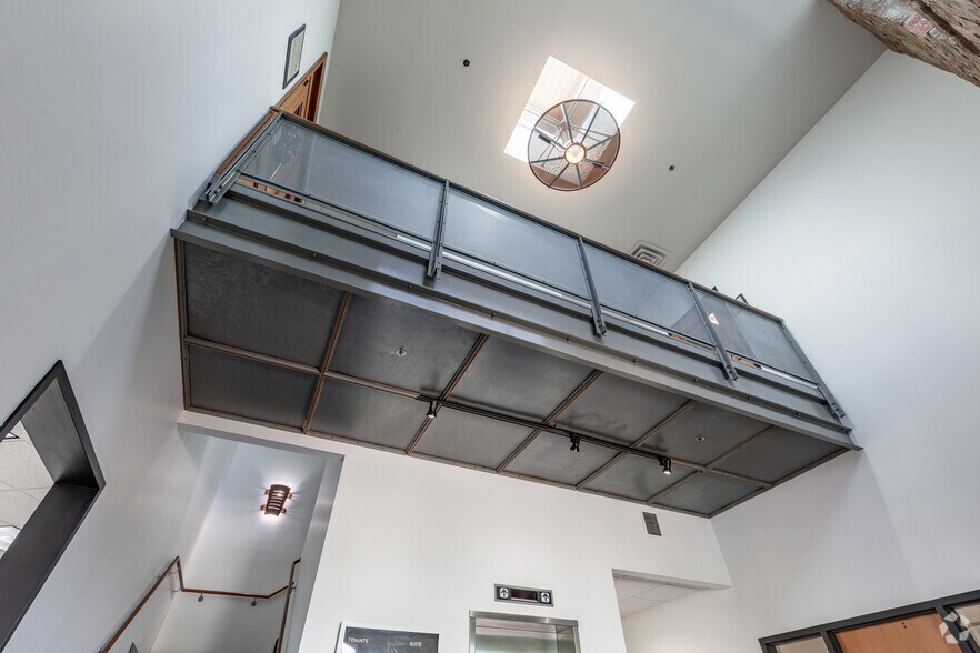 More Photos Of 1580 S Main St, Boerne Office For Lease