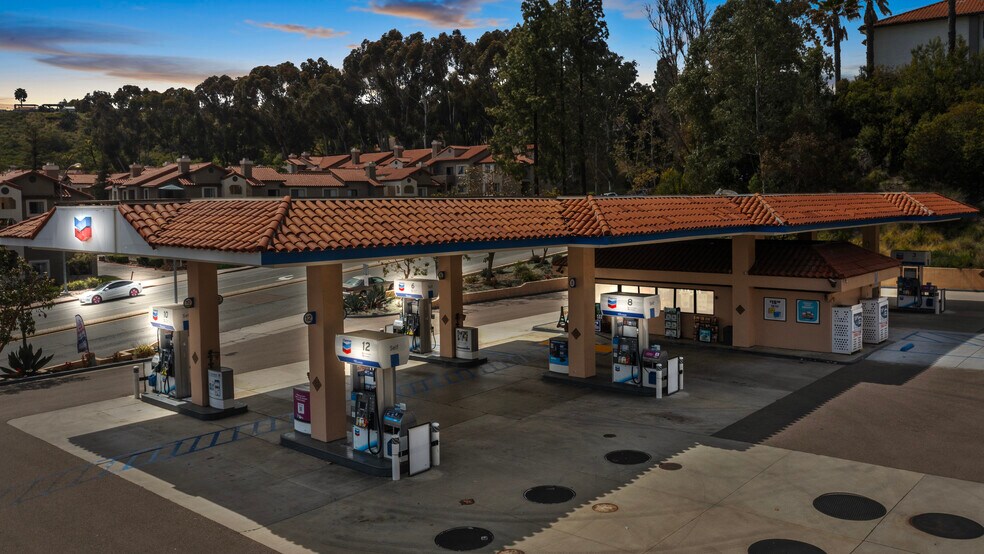 More Photos Of 12929 Rancho Penasquitos Blvd, San Diego Service Station For Sale