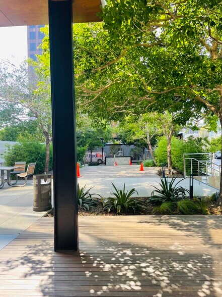 More Photos Of 6420 Wilshire Blvd, Los Angeles Office For Lease