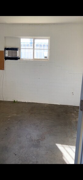 More Photos Of 10052 S Highway 69, Mayer Restaurant For Lease