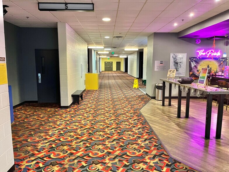 More Photos Of 1060 Mariners Dr, Warsaw General Retail For Sale