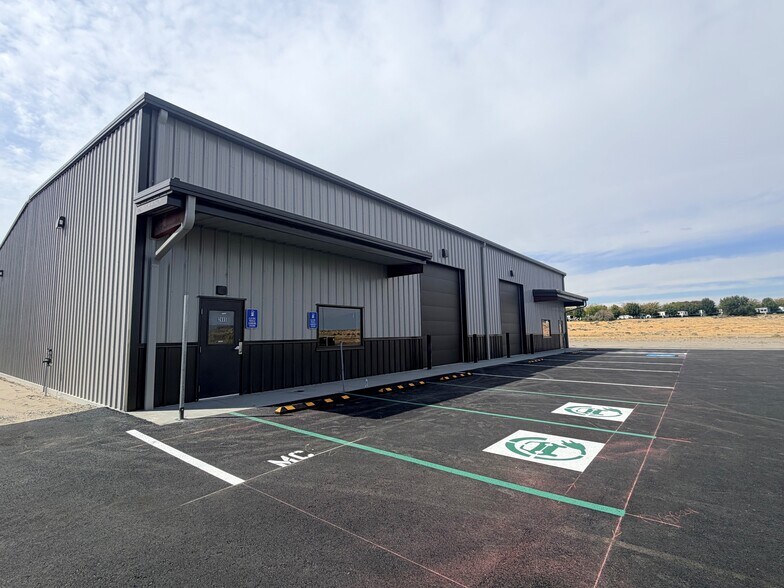 More Photos Of 2605 Robertson Dr, Richland Warehouse For Lease