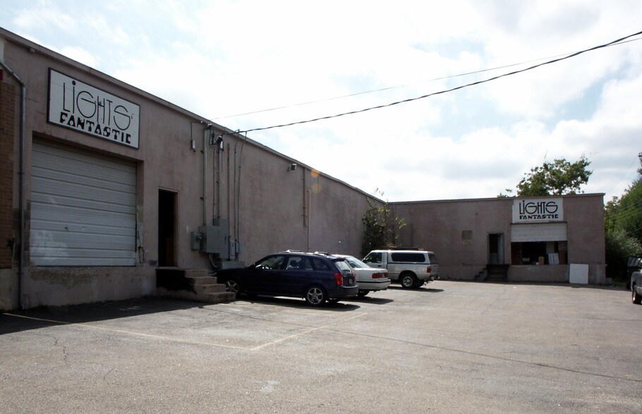 More Photos Of 7530-7532 Burnet Rd, Austin Freestanding For Lease