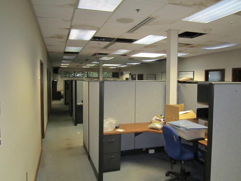 More Photos Of 3910 South Ave, Youngstown Telecom Hotel Data Hosting For Lease