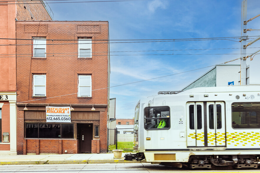 Primary Photo Of 826 E Warrington Ave, Pittsburgh Bar For Lease