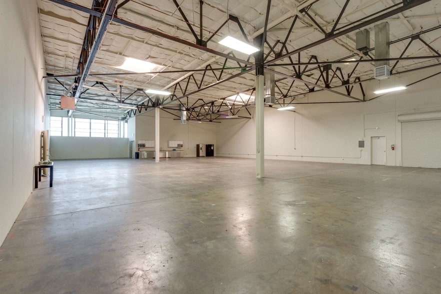 More Photos Of 1933 Davis St, San Leandro Storefront Retail Office For Lease