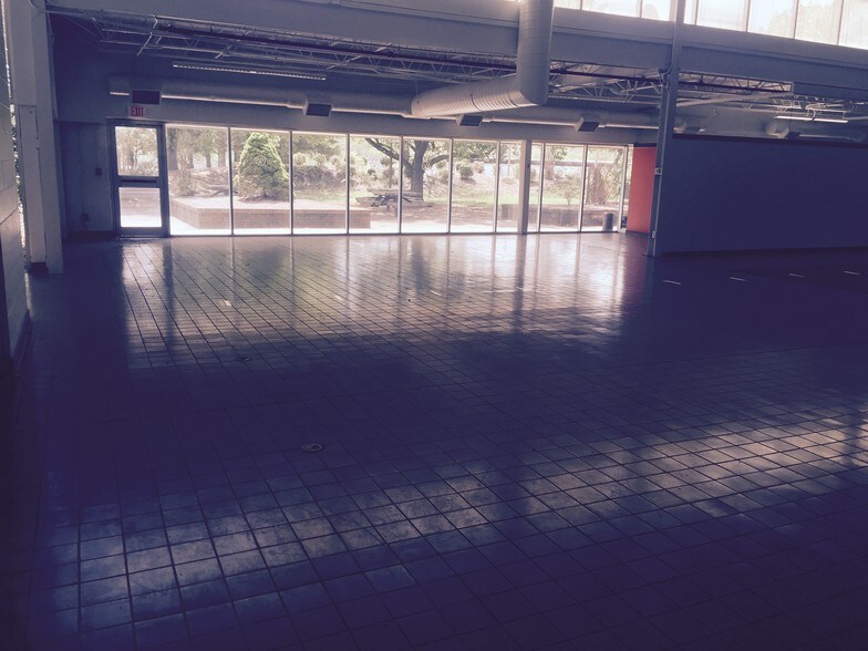 More Photos Of 145 Cane Creek Industrial Park Rd, Fletcher Warehouse For Lease