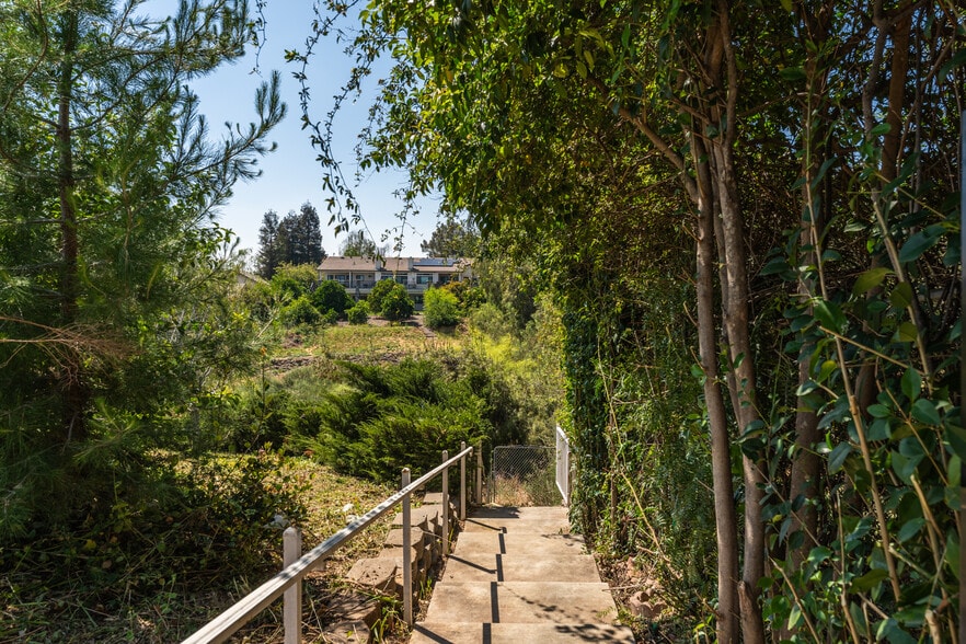 More Photos Of 12908 South Ln, Redlands Healthcare For Sale