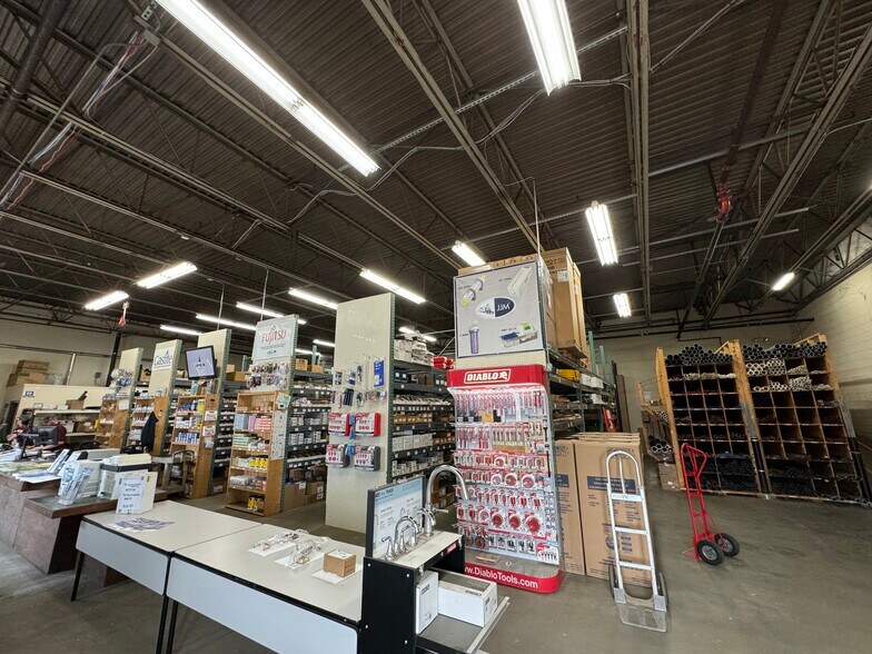 More Photos Of 372 Pasco Rd, Springfield Warehouse For Sale