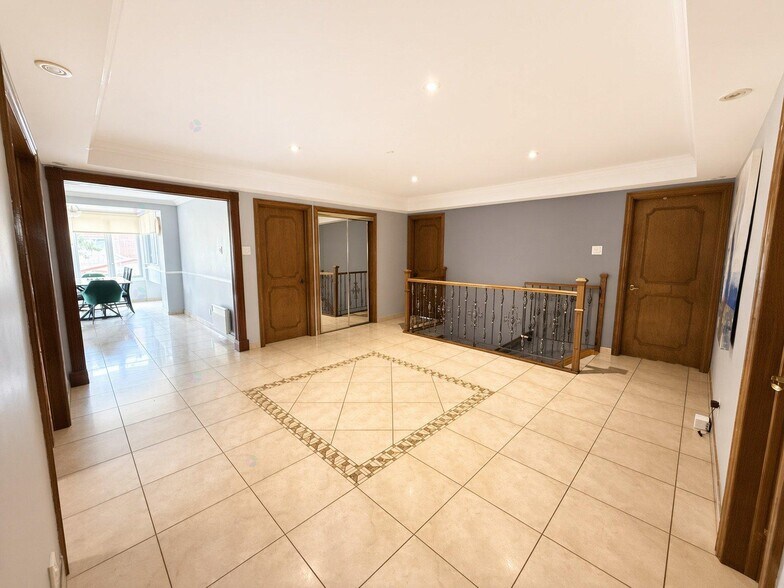 More Photos Of 8850-8856 Ravel Rue, Saint-leonard Apartments For Sale