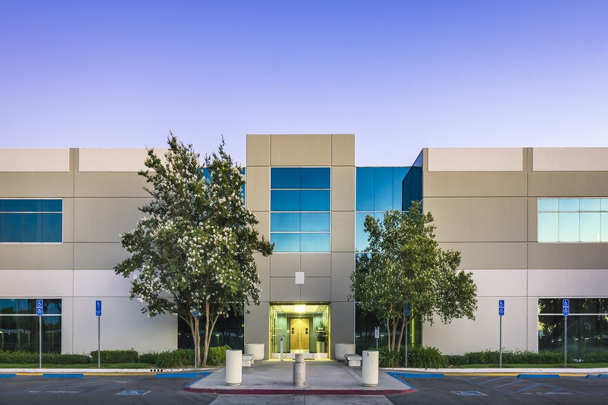 More Photos Of 1845 Business Center Dr, San Bernardino Office For Lease