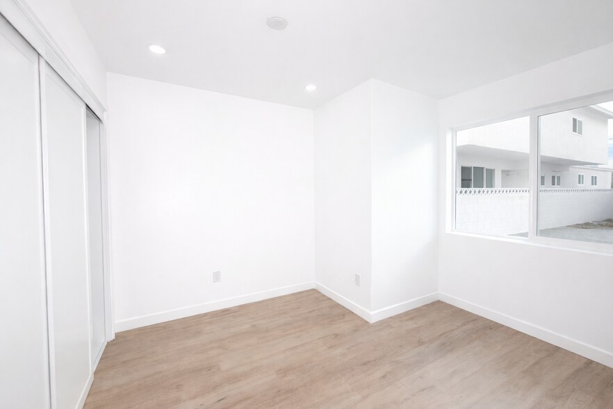 More Photos Of 12527 Cranbrook Ave, Hawthorne Apartments For Sale