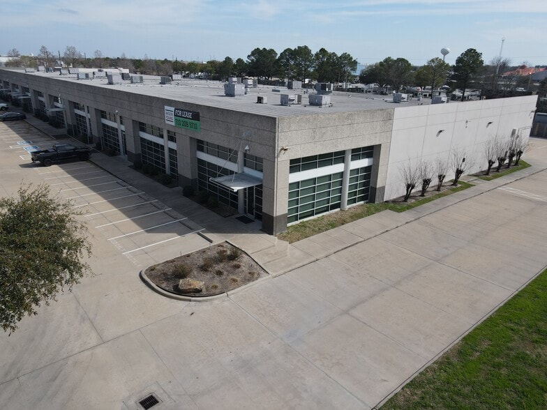 More Photos Of 13805 West Rd, Houston Light Manufacturing For Lease
