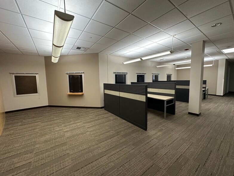 More Photos Of 950 E Blanco Rd, Salinas Office For Lease