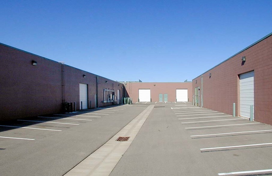 More Photos Of 7318 S Revere Pky, Englewood Flex For Lease