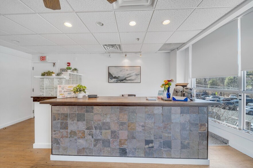 More Photos Of 622-624 Valley Rd, Montclair Storefront Retail Office For Lease