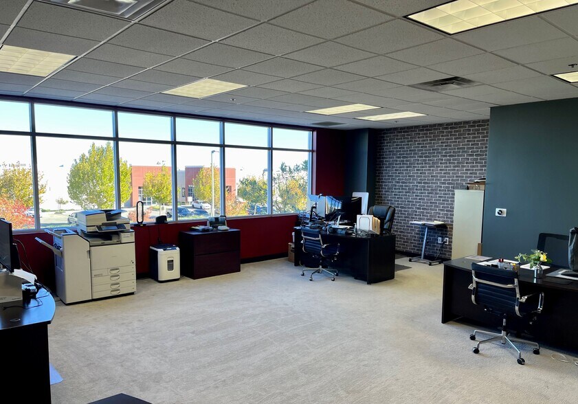 More Photos Of 602 Commerce Ave, Palmdale Light Manufacturing For Lease