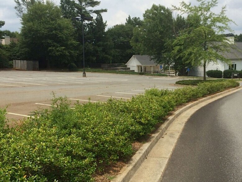 More Photos Of 2084 McGee Rd, Snellville Swimming Pool For Sale