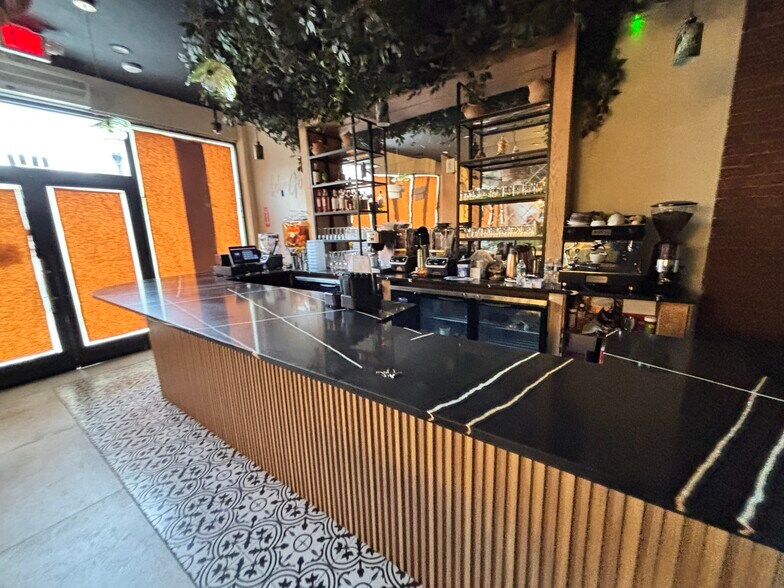 More Photos Of 4105 Park Ave, Union City Restaurant For Sale
