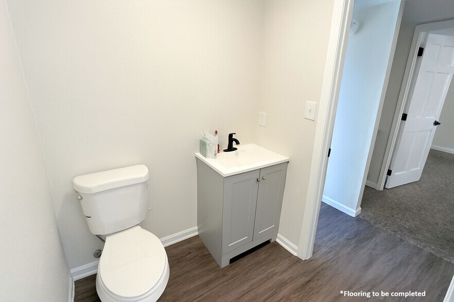 More Photos Of 151 Mary Esther Blvd, Mary Esther Office For Sale