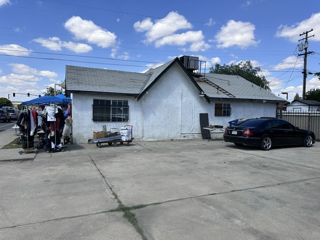 More Photos Of 18 S Chester Ave, Bakersfield Freestanding For Sale