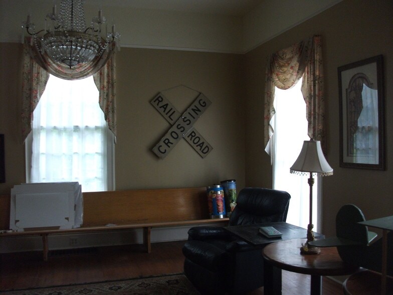 More Photos Of 1201 2nd Ave, West Point Restaurant For Sale