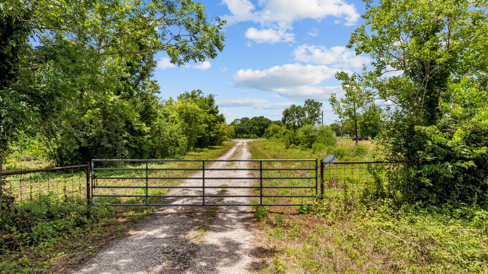More Photos Of 1403 Algoa Friendswood Rd, Alvin Land For Sale