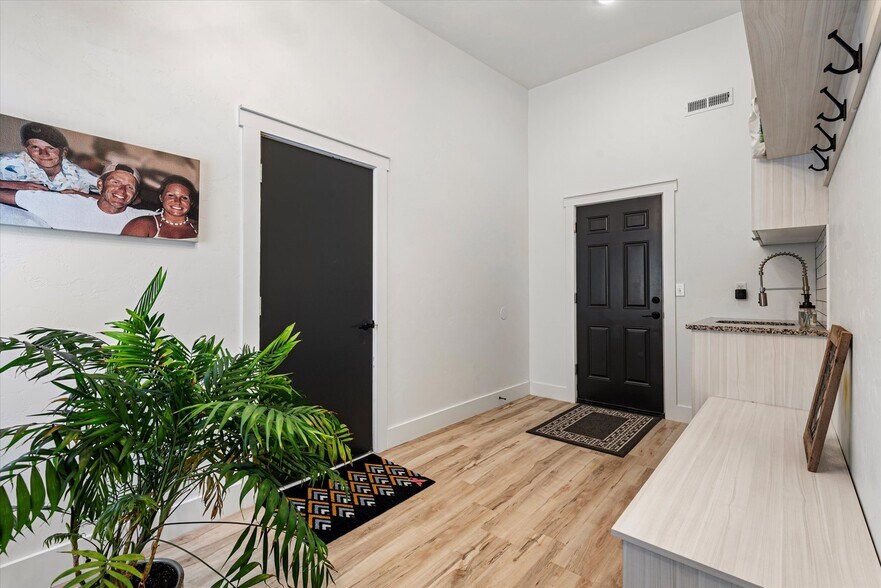 More Photos Of 1905 2nd St, Baker City Storefront Retail Residential For Sale