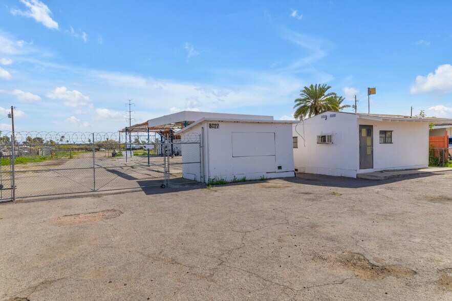 More Photos Of 8027 S Avenida del Yaqui, Guadalupe Office For Sale