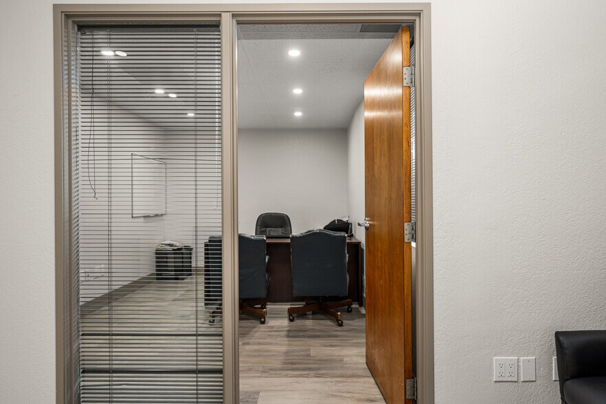 More Photos Of 2107 N Broadway, Santa Ana Loft Creative Space For Sale