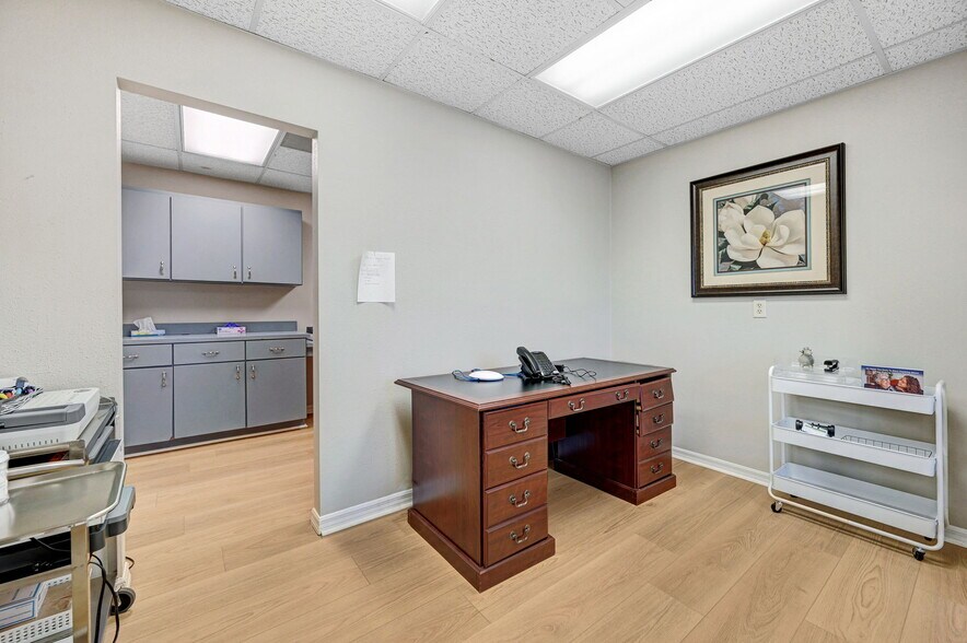 More Photos Of 1801 Sarno Rd, Melbourne Medical For Sale