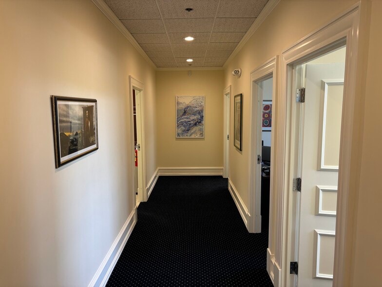 More Photos Of 238 Littleton Rd, Westford Office For Lease