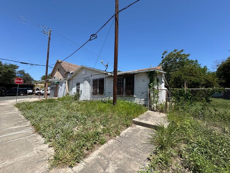 More Photos Of 910-920 Clark Ave, San Antonio Specialty For Sale