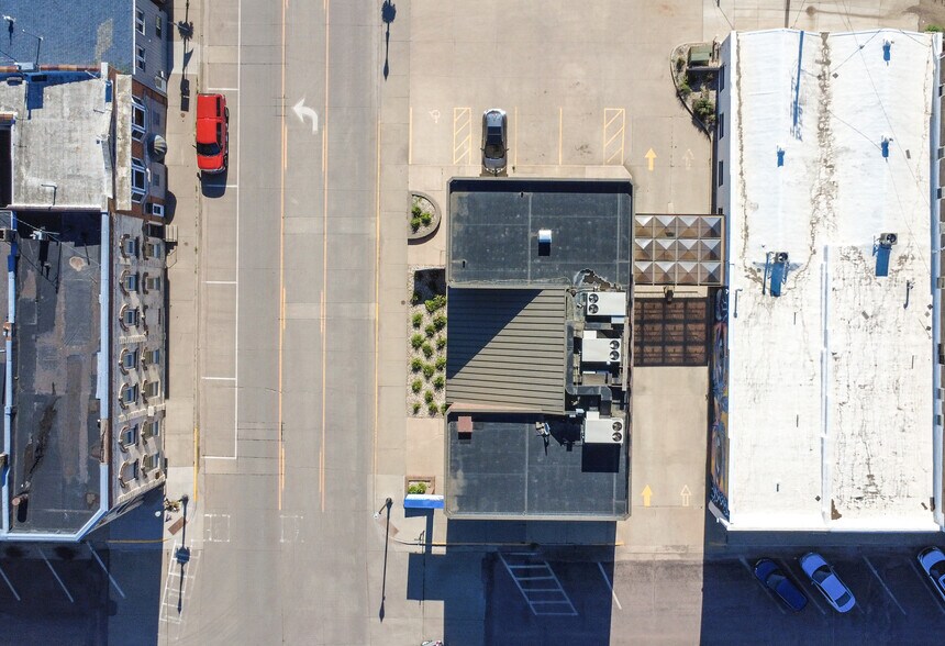 More Photos Of 102 W 5th St, Canton General Retail For Sale