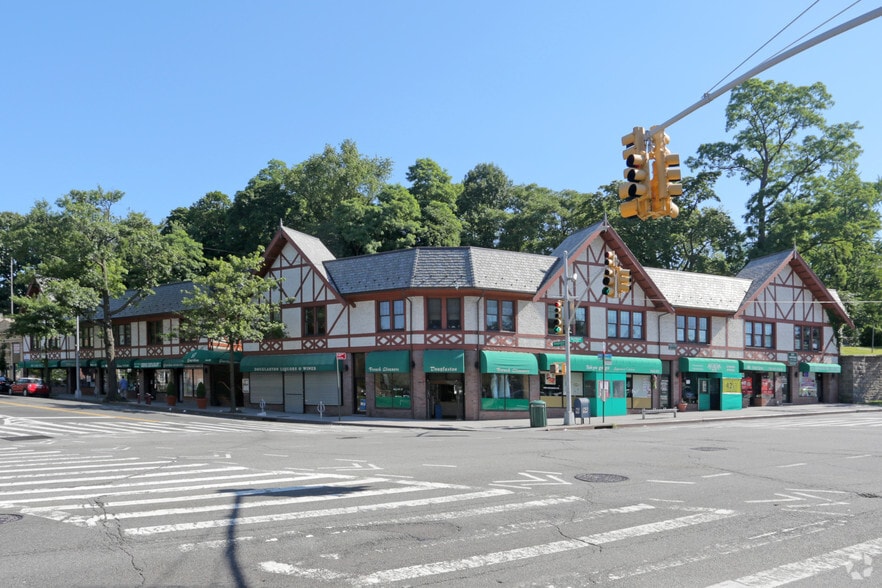Primary Photo Of 44-29-44-41 Douglaston Pky, Little Neck Storefront Retail Office For Lease