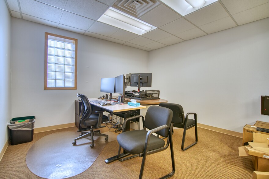 More Photos Of 416-418 Coffman St, Longmont Office For Sale