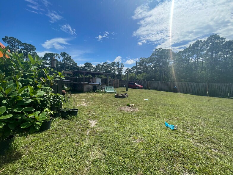 More Photos Of 13490 Orange Ave, Fort Pierce Bar For Lease