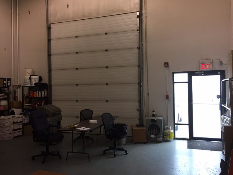 More Photos Of 4999 43rd St SE, Calgary Light Distribution For Sale