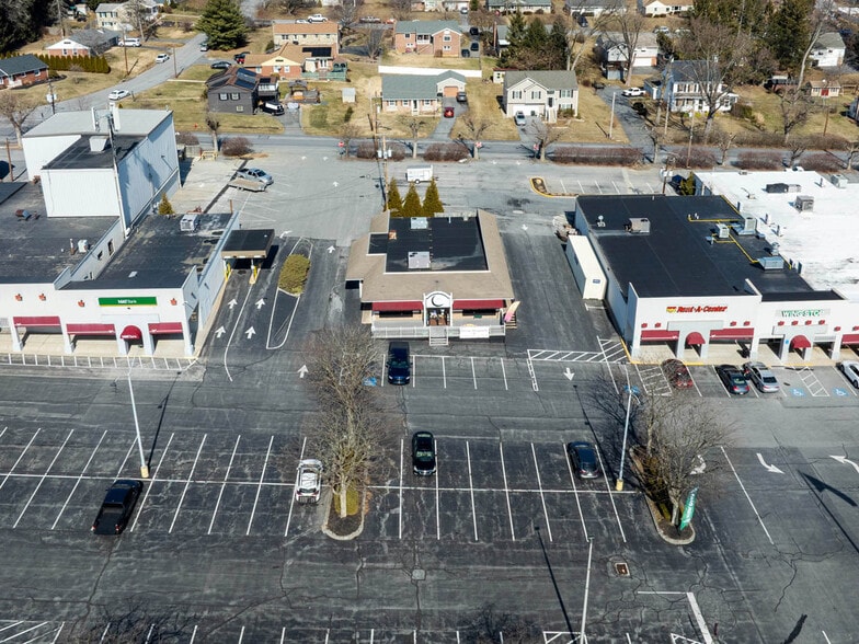 More Photos Of 1841 Columbia Ave, Lancaster Freestanding For Lease