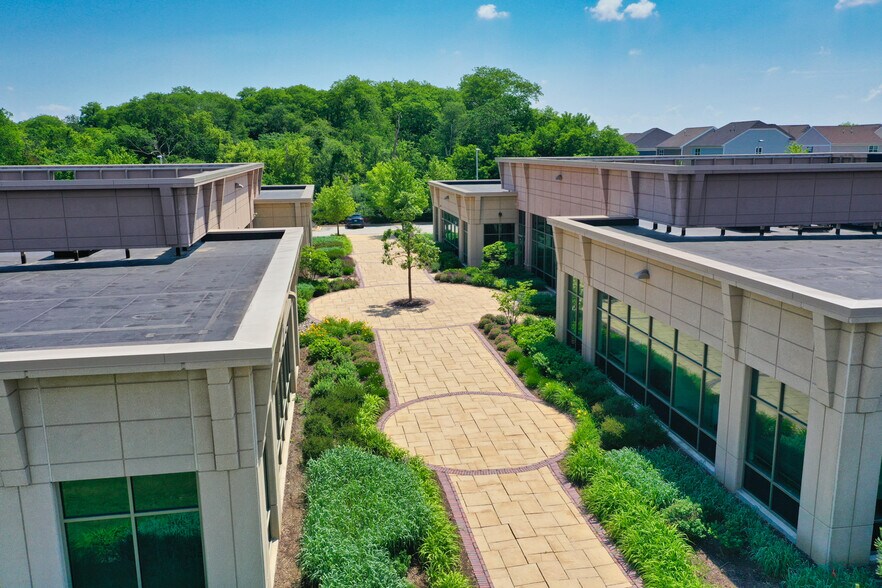 More Photos Of 320 Cardinal Dr, St Charles Medical For Lease
