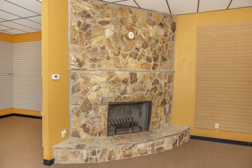 More Photos Of 2211 E Norvell Bryant Hwy, Hernando Freestanding For Sale