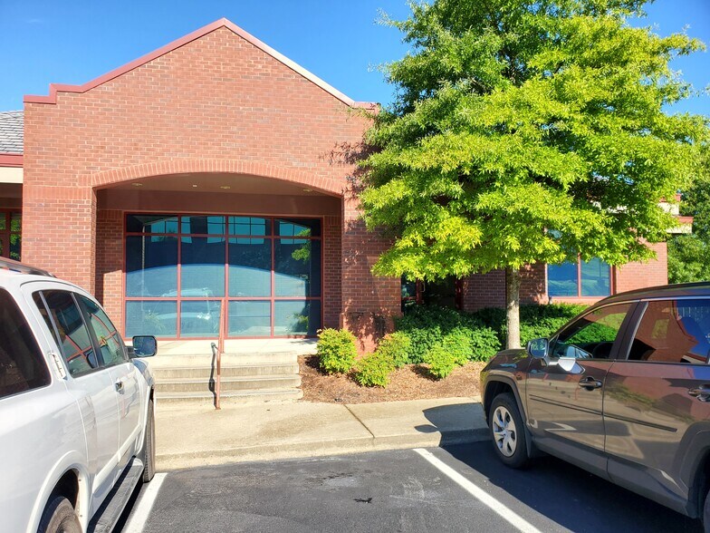 More Photos Of 9019 Overlook Blvd, Brentwood Office For Lease
