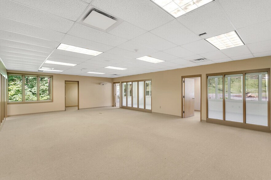 More Photos Of 4200 Triangle Ln, Murrysville Office For Lease