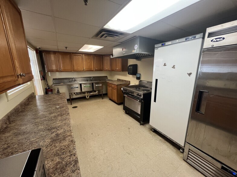 More Photos Of 6860 Fountains Blvd, West Chester Daycare Center For Lease