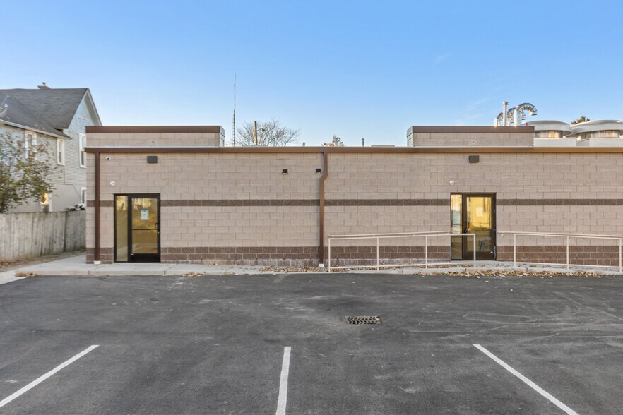 More Photos Of 1010 Cesar E Chavez Ave SW, Grand Rapids General Retail For Lease